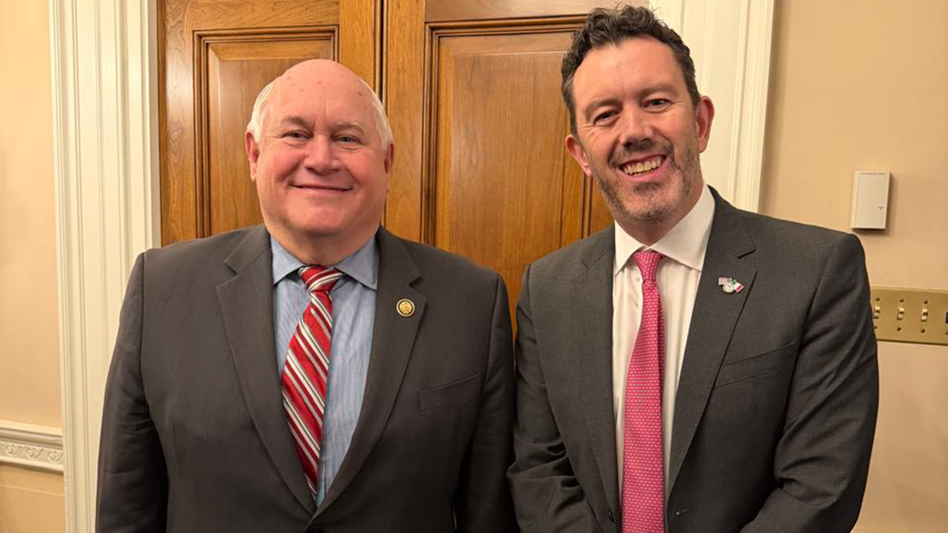 Larry Rubin with Congressman Ron Estes (Kansas) – Comité de House Ways and Means